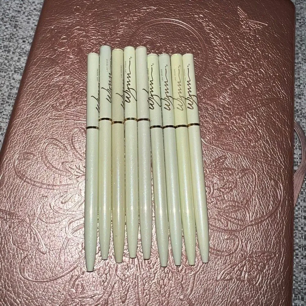 Wynn Las Vegas hotel bundle of 10 souvenir twist-top slim , mint pearlized